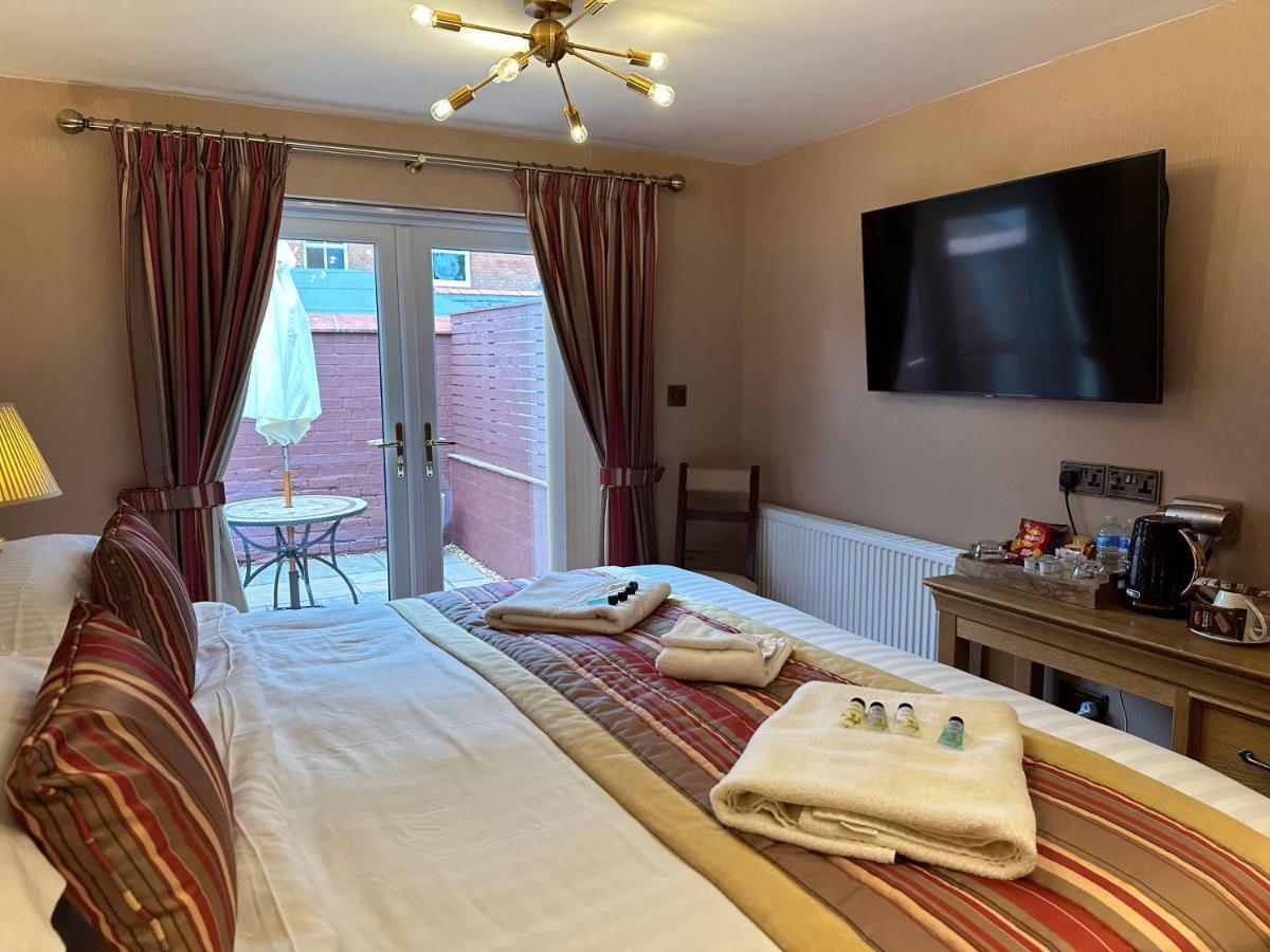 Chester House Guest House Экстерьер фото A bedroom at the hotel