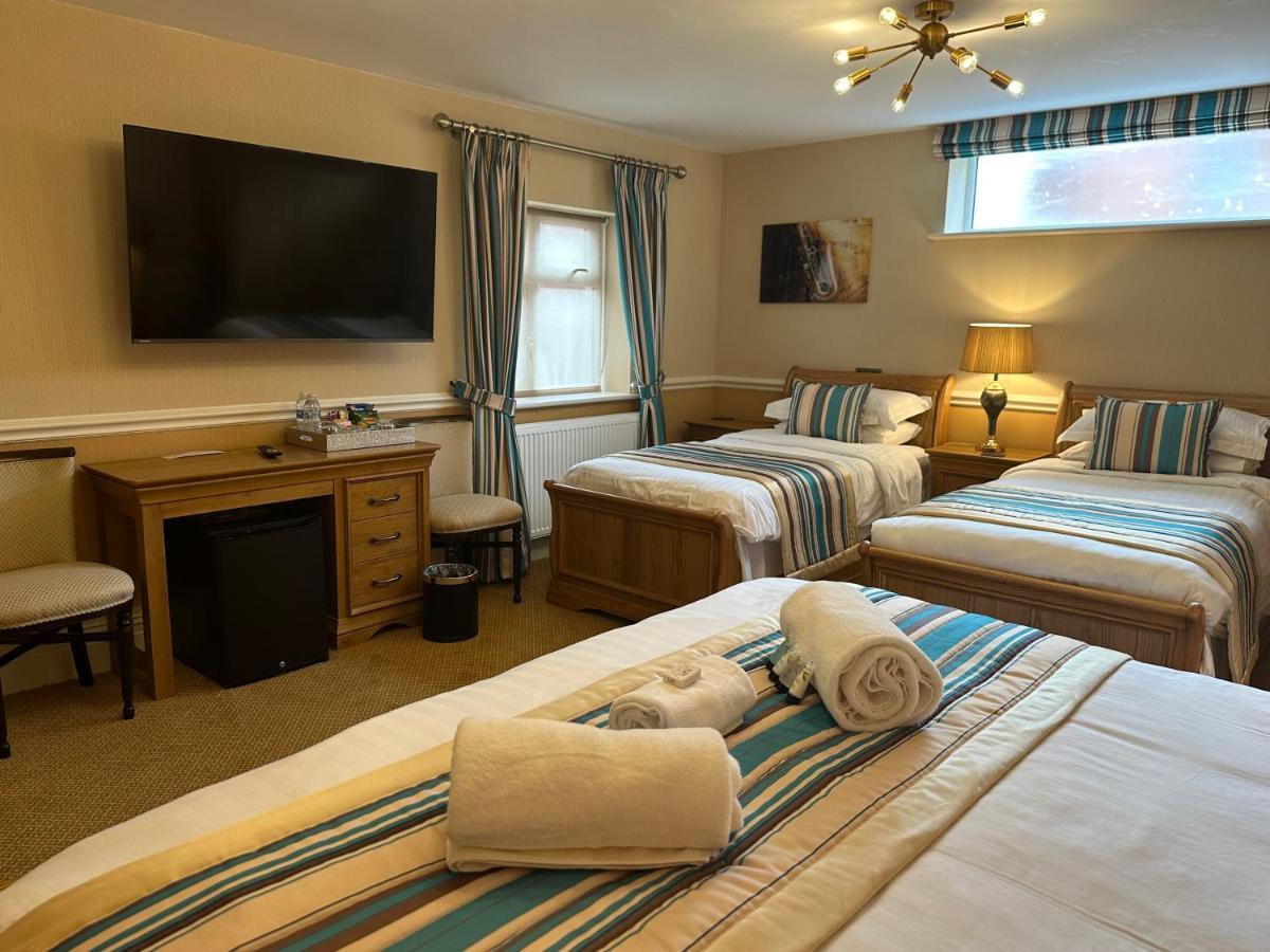 Chester House Guest House Экстерьер фото Family room at the Old Mill