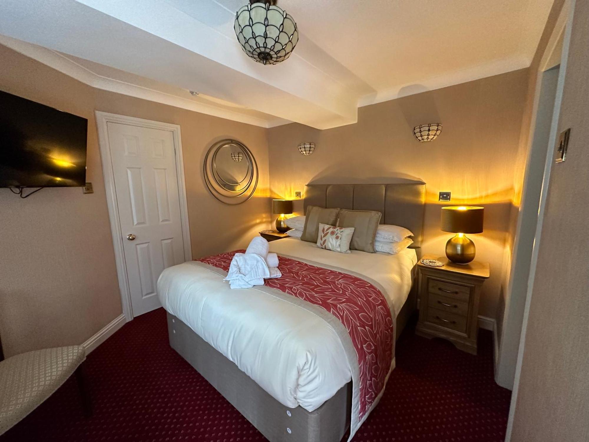 Chester House Guest House Экстерьер фото A bedroom at the hotel