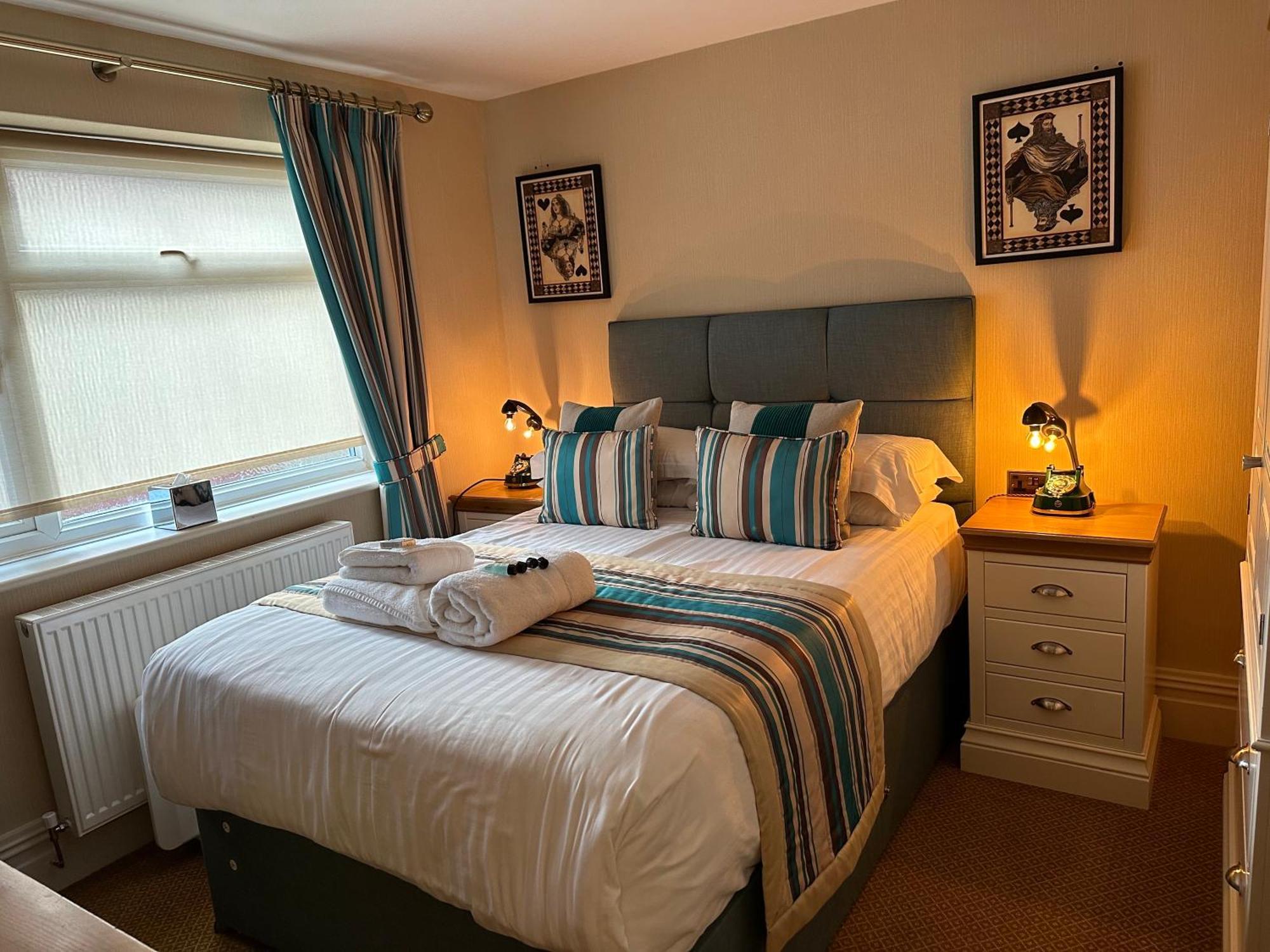 Chester House Guest House Экстерьер фото A bedroom at the hotel