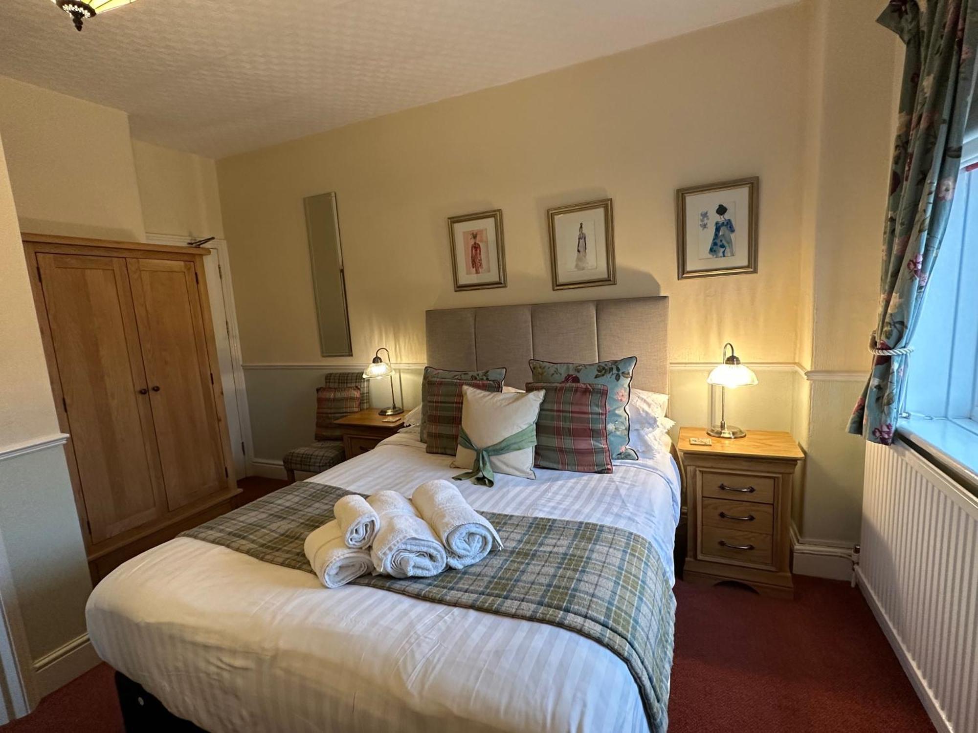 Chester House Guest House Экстерьер фото A bedroom at the hotel
