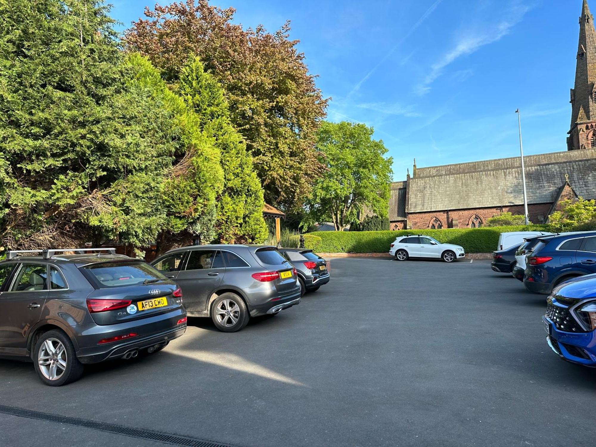 Chester House Guest House Экстерьер фото The car park at St. Mary's Church, Macclesfield